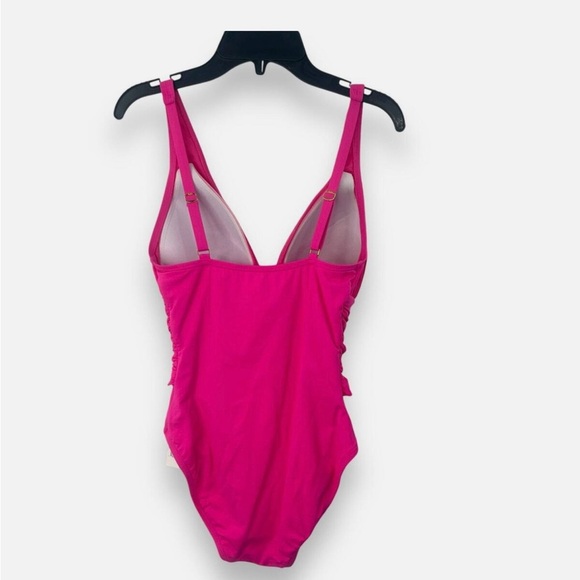 - NWT Bleu by Rod Beattie
Women's Molded-Cup One-Piece Swimsuit size 14 - Picture 4 of 7